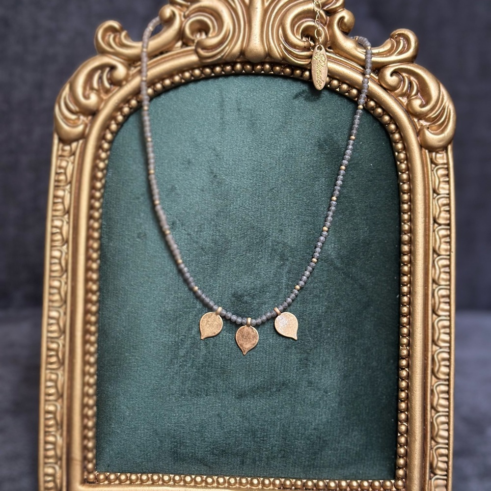 Plunder Golden Leaves Charm Beaded Choker Necklace NWT - Picture 2 of 3